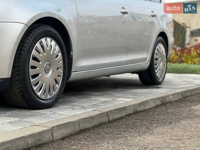 Серый Фольксваген Гольф, объемом двигателя 1.6 л и пробегом 198 тыс. км за 6899 $, фото 28 на Automoto.ua