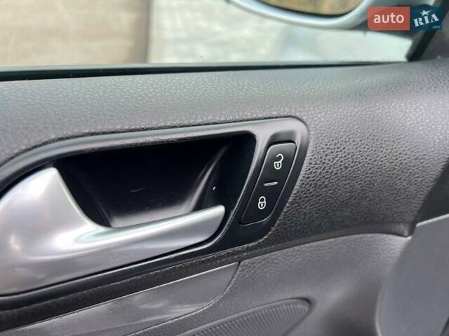 Серый Фольксваген Гольф, объемом двигателя 1.6 л и пробегом 198 тыс. км за 6899 $, фото 49 на Automoto.ua