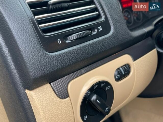 Серый Фольксваген Гольф, объемом двигателя 1.4 л и пробегом 221 тыс. км за 5300 $, фото 8 на Automoto.ua