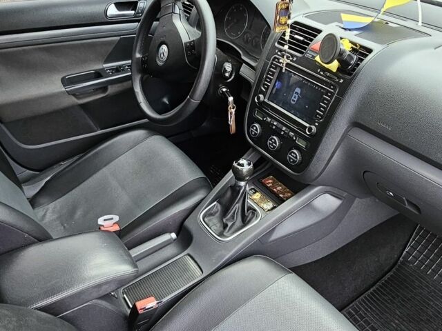 Серый Фольксваген Гольф, объемом двигателя 1.9 л и пробегом 197 тыс. км за 5950 $, фото 6 на Automoto.ua