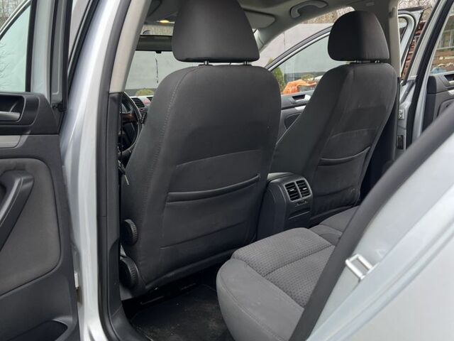 Сірий Фольксваген Гольф, об'ємом двигуна 2 л та пробігом 350 тис. км за 5150 $, фото 6 на Automoto.ua