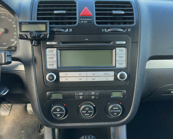 Серый Фольксваген Гольф, объемом двигателя 1.9 л и пробегом 233 тыс. км за 5099 $, фото 16 на Automoto.ua