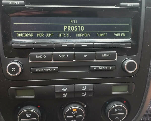 Серый Фольксваген Гольф, объемом двигателя 1.6 л и пробегом 188 тыс. км за 6300 $, фото 12 на Automoto.ua