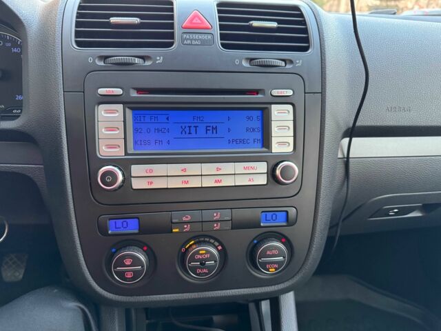 Серый Фольксваген Гольф, объемом двигателя 1.6 л и пробегом 193 тыс. км за 6450 $, фото 12 на Automoto.ua