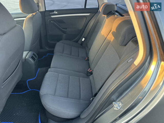Сірий Фольксваген Гольф, об'ємом двигуна 1.39 л та пробігом 254 тис. км за 5200 $, фото 30 на Automoto.ua