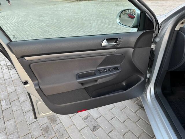 Серый Фольксваген Гольф, объемом двигателя 1.6 л и пробегом 193 тыс. км за 6450 $, фото 13 на Automoto.ua