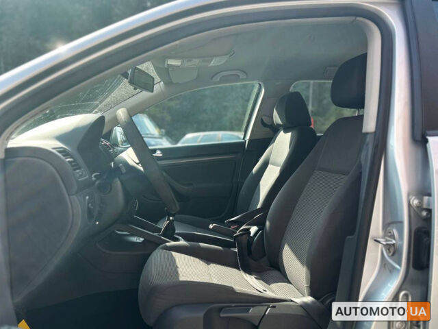 Фольксваген Гольф 2007 в Черновцах на Automoto.ua Серый Фольксваген Гольф, объемом двигателя 1.6 л и пробегом 287 тыс. км за 6000 $, фото 8 на Automoto.ua