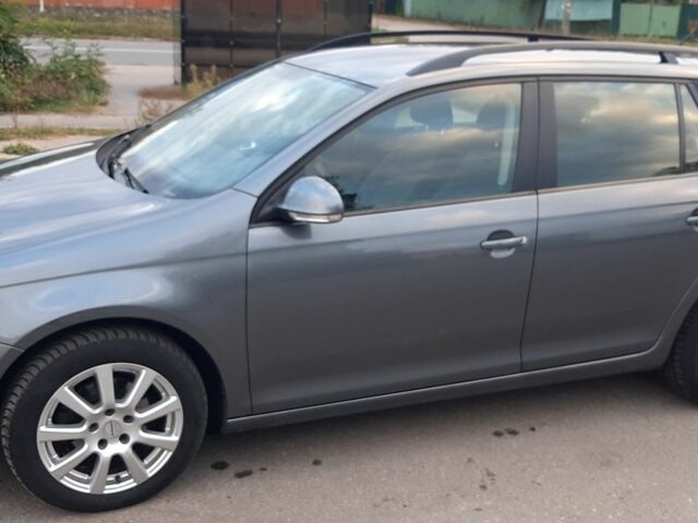 Серый Фольксваген Гольф, объемом двигателя 1.6 л и пробегом 243 тыс. км за 6900 $, фото 1 на Automoto.ua