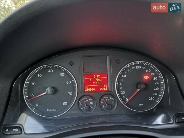 Сірий Фольксваген Гольф, об'ємом двигуна 1.6 л та пробігом 210 тис. км за 5999 $, фото 8 на Automoto.ua