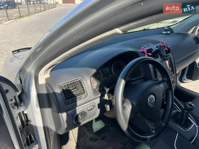 Серый Фольксваген Гольф, объемом двигателя 1.9 л и пробегом 280 тыс. км за 5500 $, фото 7 на Automoto.ua