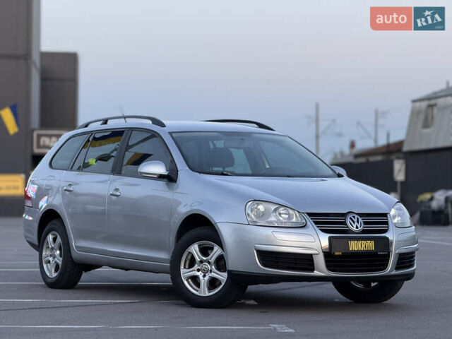 Серый Фольксваген Гольф, объемом двигателя 1.6 л и пробегом 287 тыс. км за 5950 $, фото 7 на Automoto.ua