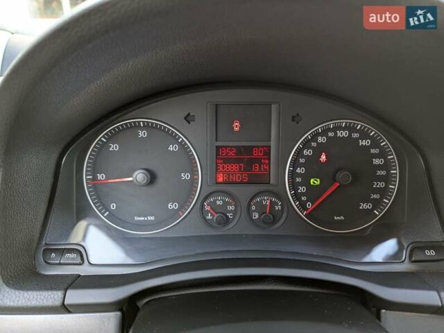 Серый Фольксваген Гольф, объемом двигателя 1.9 л и пробегом 308 тыс. км за 6800 $, фото 19 на Automoto.ua