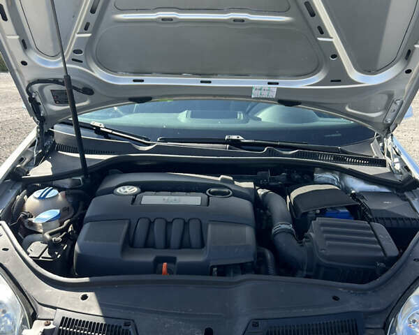 Серый Фольксваген Гольф, объемом двигателя 1.6 л и пробегом 220 тыс. км за 7300 $, фото 34 на Automoto.ua