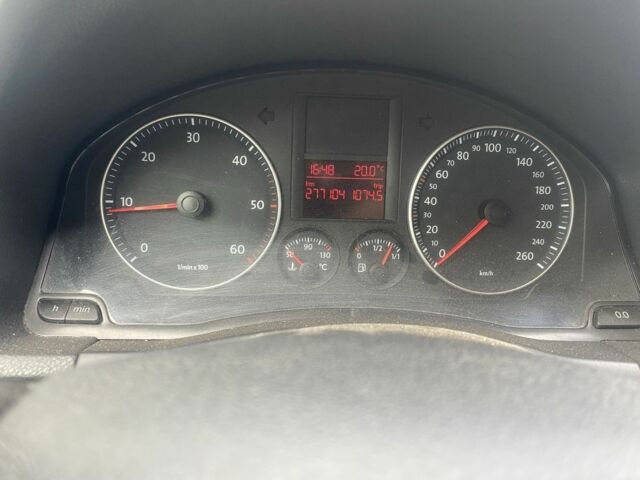 Серый Фольксваген Гольф, объемом двигателя 1.9 л и пробегом 278 тыс. км за 6300 $, фото 5 на Automoto.ua