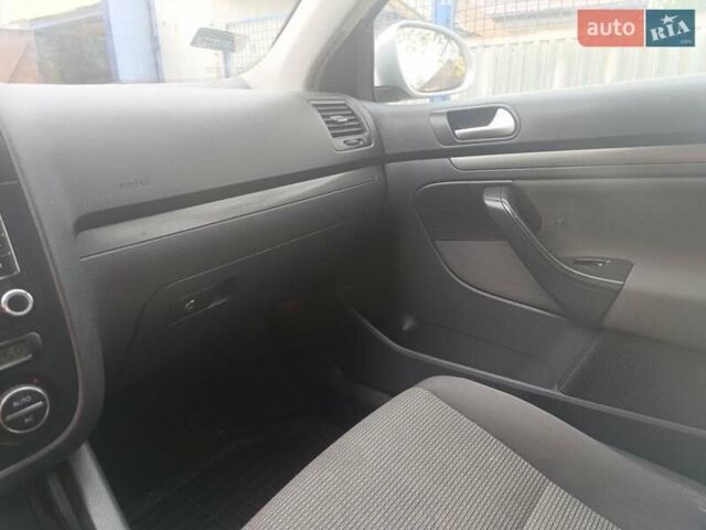 Серый Фольксваген Гольф, объемом двигателя 1.9 л и пробегом 291 тыс. км за 7500 $, фото 2 на Automoto.ua