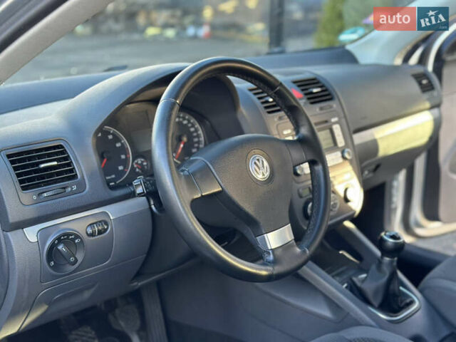 Сірий Фольксваген Гольф, об'ємом двигуна 1.6 л та пробігом 231 тис. км за 7100 $, фото 13 на Automoto.ua