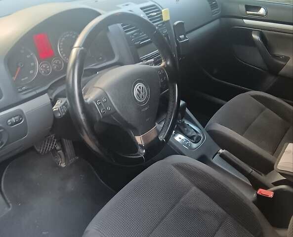 Сірий Фольксваген Гольф, об'ємом двигуна 1.39 л та пробігом 217 тис. км за 7600 $, фото 2 на Automoto.ua