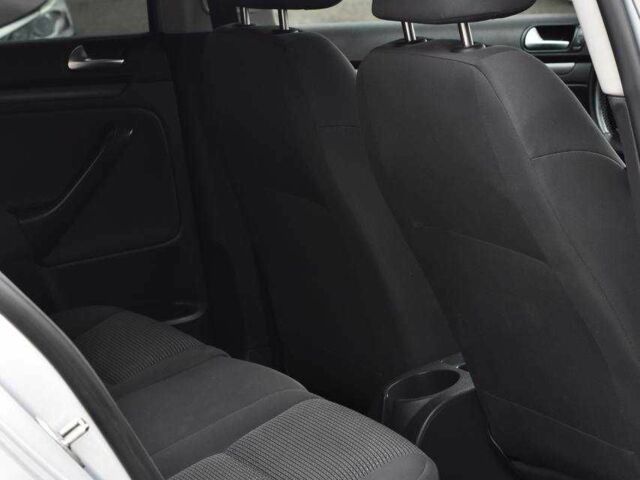 Сірий Фольксваген Гольф, об'ємом двигуна 1.6 л та пробігом 265 тис. км за 5950 $, фото 18 на Automoto.ua