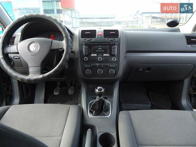 Серый Фольксваген Гольф, объемом двигателя 1.9 л и пробегом 290 тыс. км за 5600 $, фото 17 на Automoto.ua