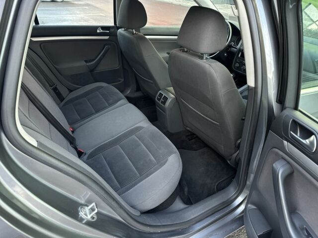 Сірий Фольксваген Гольф, об'ємом двигуна 1.6 л та пробігом 202 тис. км за 5800 $, фото 20 на Automoto.ua