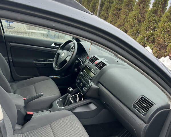 Серый Фольксваген Гольф, объемом двигателя 1.9 л и пробегом 351 тыс. км за 6000 $, фото 8 на Automoto.ua