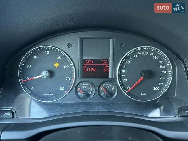 Сірий Фольксваген Гольф, об'ємом двигуна 1.6 л та пробігом 317 тис. км за 4700 $, фото 15 на Automoto.ua