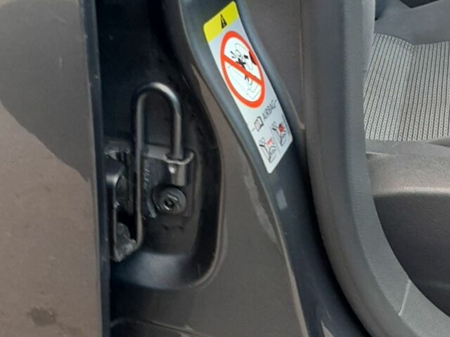 Серый Фольксваген Гольф, объемом двигателя 1.6 л и пробегом 243 тыс. км за 6900 $, фото 11 на Automoto.ua