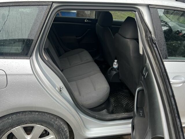 Серый Фольксваген Гольф, объемом двигателя 1.6 л и пробегом 275 тыс. км за 5000 $, фото 8 на Automoto.ua