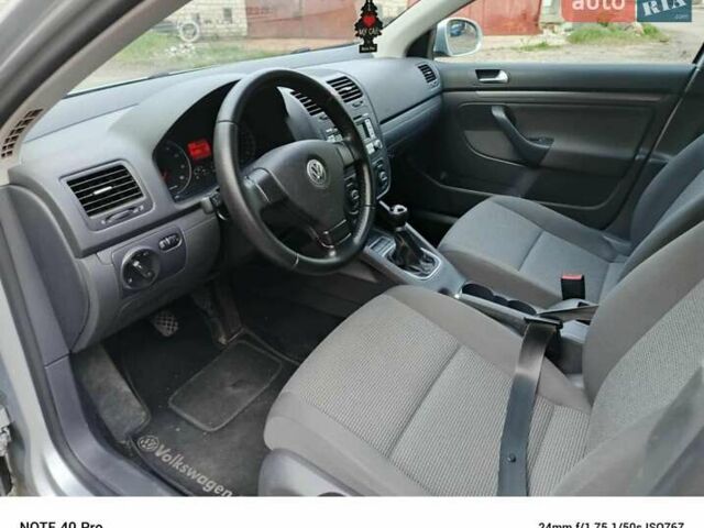 Серый Фольксваген Гольф, объемом двигателя 1.6 л и пробегом 231 тыс. км за 6300 $, фото 15 на Automoto.ua