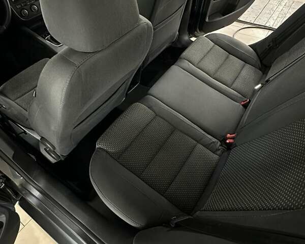 Серый Фольксваген Гольф, объемом двигателя 1.39 л и пробегом 260 тыс. км за 7000 $, фото 9 на Automoto.ua