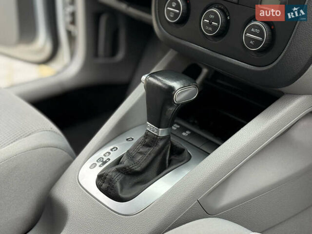 Серый Фольксваген Гольф, объемом двигателя 1.4 л и пробегом 206 тыс. км за 6150 $, фото 35 на Automoto.ua