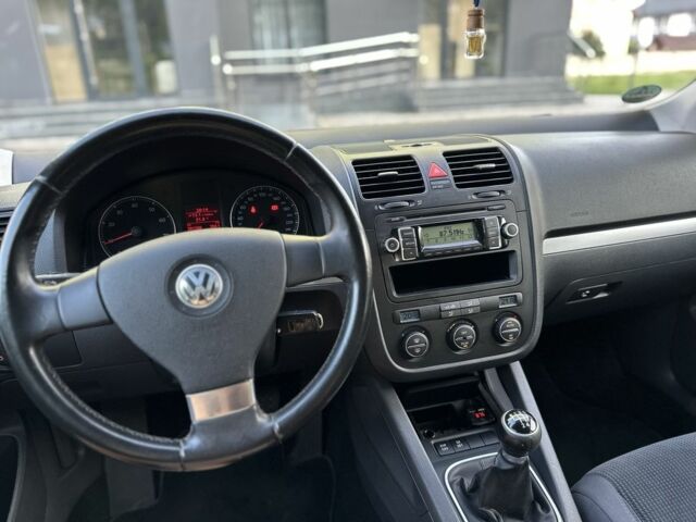 Сірий Фольксваген Гольф, об'ємом двигуна 1.6 л та пробігом 202 тис. км за 5800 $, фото 16 на Automoto.ua