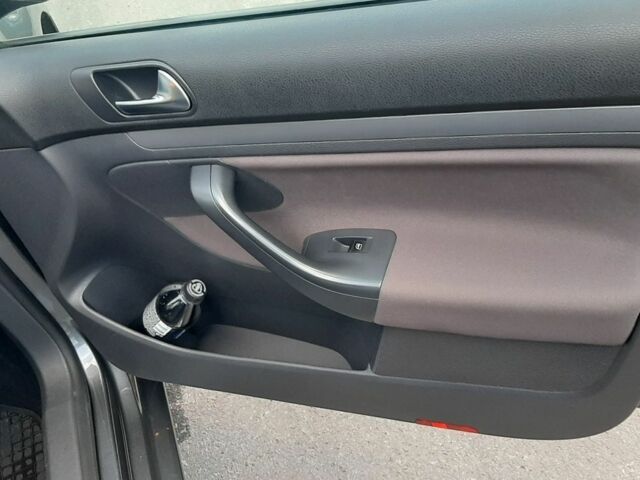 Серый Фольксваген Гольф, объемом двигателя 1.6 л и пробегом 243 тыс. км за 6900 $, фото 10 на Automoto.ua