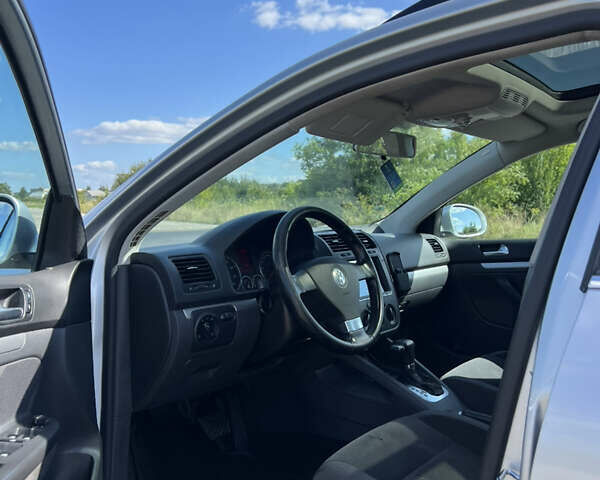 Серый Фольксваген Гольф, объемом двигателя 1.6 л и пробегом 220 тыс. км за 7300 $, фото 56 на Automoto.ua