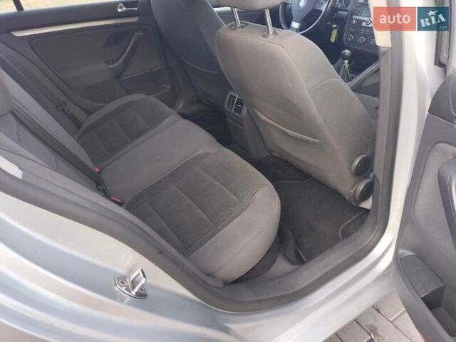 Серый Фольксваген Гольф, объемом двигателя 1.4 л и пробегом 235 тыс. км за 5600 $, фото 15 на Automoto.ua