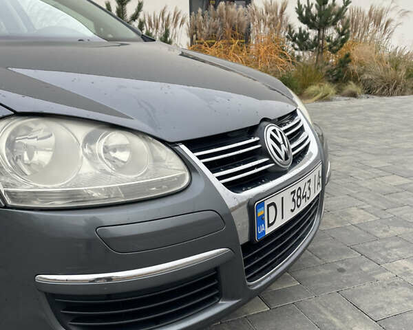 Фольксваген Гольф 2008 в Камень-Каширский на Automoto.ua Серый Фольксваген Гольф, объемом двигателя 1.9 л и пробегом 280 тыс. км за 6600 $, фото 2 на Automoto.ua