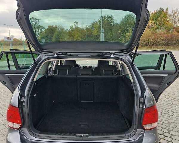 Серый Фольксваген Гольф, объемом двигателя 0 л и пробегом 217 тыс. км за 7500 $, фото 43 на Automoto.ua