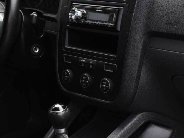 Сірий Фольксваген Гольф, об'ємом двигуна 1.6 л та пробігом 265 тис. км за 5950 $, фото 13 на Automoto.ua