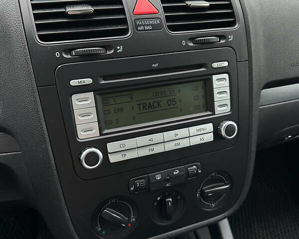 Серый Фольксваген Гольф, объемом двигателя 1.9 л и пробегом 321 тыс. км за 6100 $, фото 10 на Automoto.ua