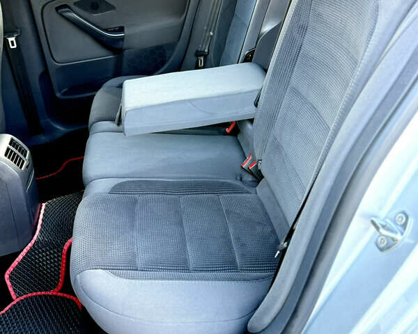 Сірий Фольксваген Гольф, об'ємом двигуна 1.4 л та пробігом 206 тис. км за 6900 $, фото 59 на Automoto.ua