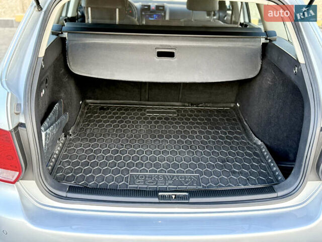 Сірий Фольксваген Гольф, об'ємом двигуна 1.4 л та пробігом 206 тис. км за 6900 $, фото 32 на Automoto.ua