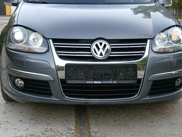 Фольксваген Гольф 2008 в Днепре (Днепропетровске) на Automoto.ua Серый Фольксваген Гольф, объемом двигателя 0 л и пробегом 192 тыс. км за 7800 $, фото 3 на Automoto.ua