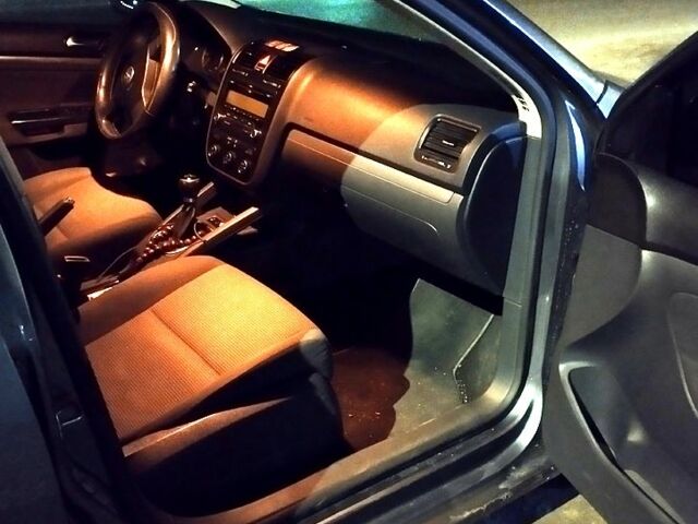 Серый Фольксваген Гольф, объемом двигателя 1.9 л и пробегом 400 тыс. км за 5800 $, фото 5 на Automoto.ua