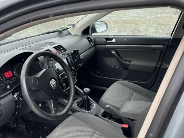 Серый Фольксваген Гольф, объемом двигателя 0 л и пробегом 380 тыс. км за 2950 $, фото 8 на Automoto.ua