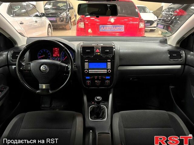 Серый Фольксваген Гольф, объемом двигателя 1.4 л и пробегом 217 тыс. км за 5800 $, фото 9 на Automoto.ua