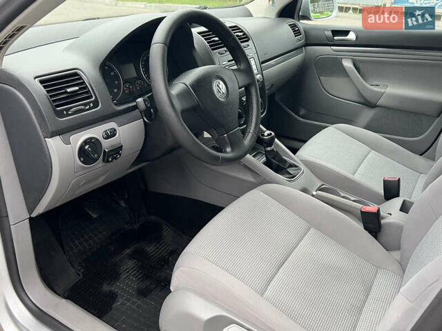 Серый Фольксваген Гольф, объемом двигателя 0 л и пробегом 236 тыс. км за 5800 $, фото 22 на Automoto.ua