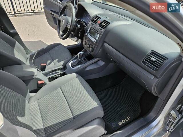 Серый Фольксваген Гольф, объемом двигателя 1.9 л и пробегом 307 тыс. км за 6200 $, фото 10 на Automoto.ua
