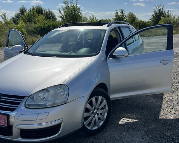 Серый Фольксваген Гольф, объемом двигателя 1.6 л и пробегом 220 тыс. км за 7300 $, фото 47 на Automoto.ua