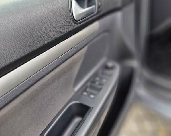 Серый Фольксваген Гольф, объемом двигателя 0 л и пробегом 217 тыс. км за 7500 $, фото 35 на Automoto.ua