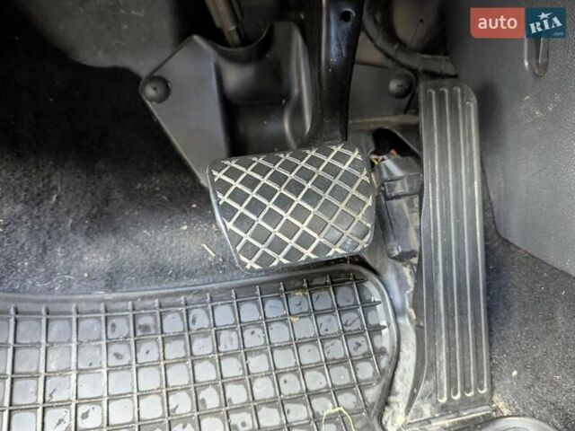 Серый Фольксваген Гольф, объемом двигателя 1.9 л и пробегом 308 тыс. км за 6800 $, фото 24 на Automoto.ua